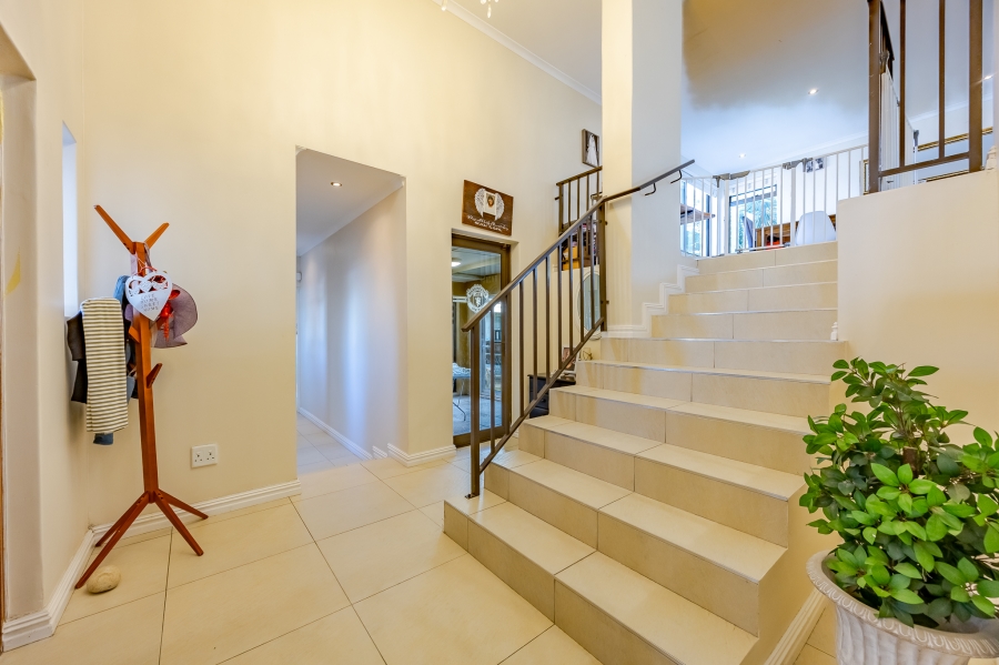 4 Bedroom Property for Sale in Flamingo Vlei Western Cape